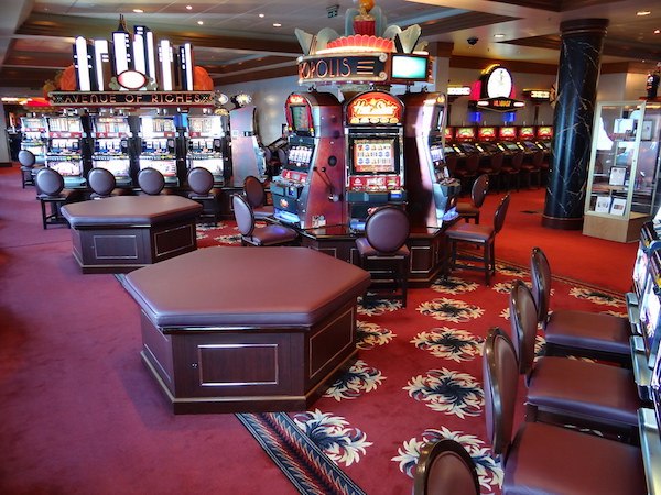 Queen Mary 2 Casino
